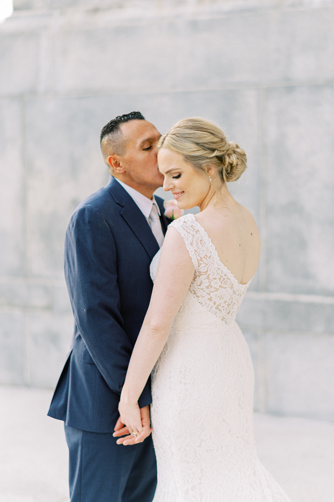 Bride and groom portraits at the Harrisburg Capitol building