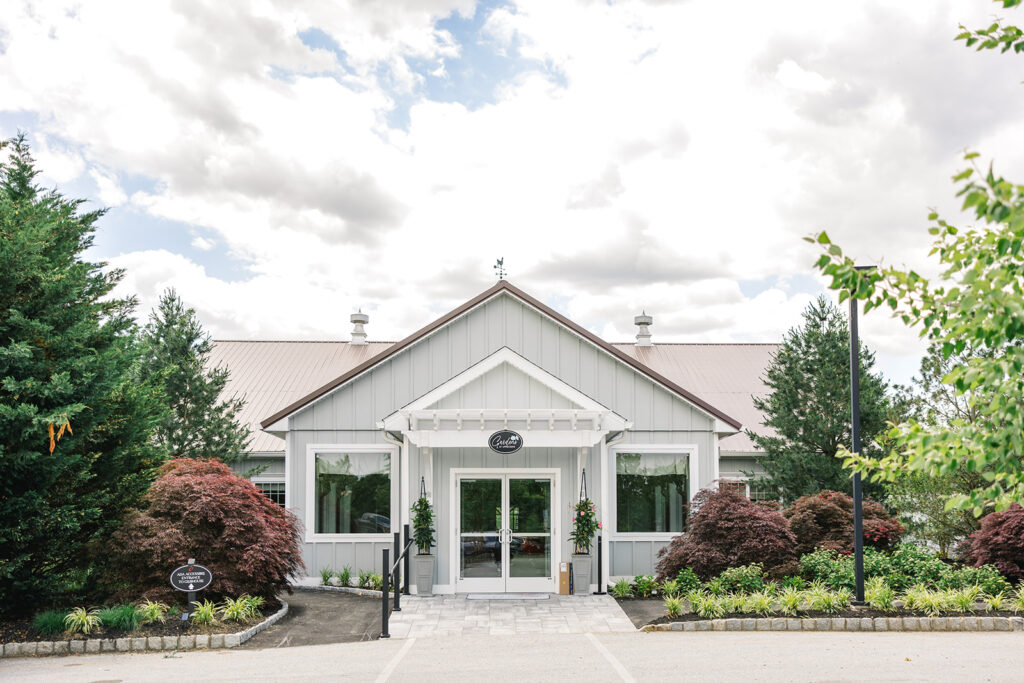 Front entrance to The Gardens at Applecross wedding venue | Lindsey Ford Photography